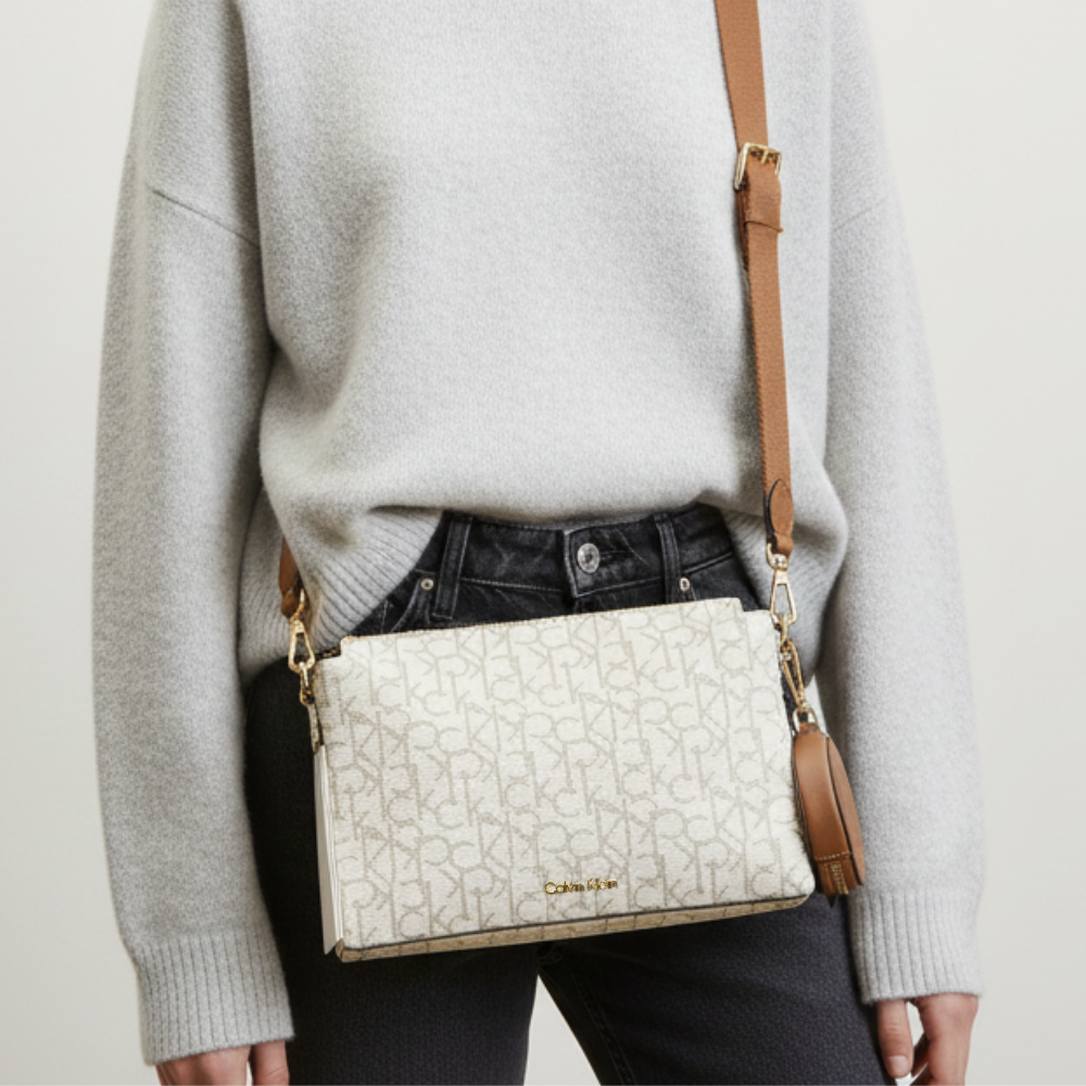 Calvin Klein Cartera Crossbody Vanilla