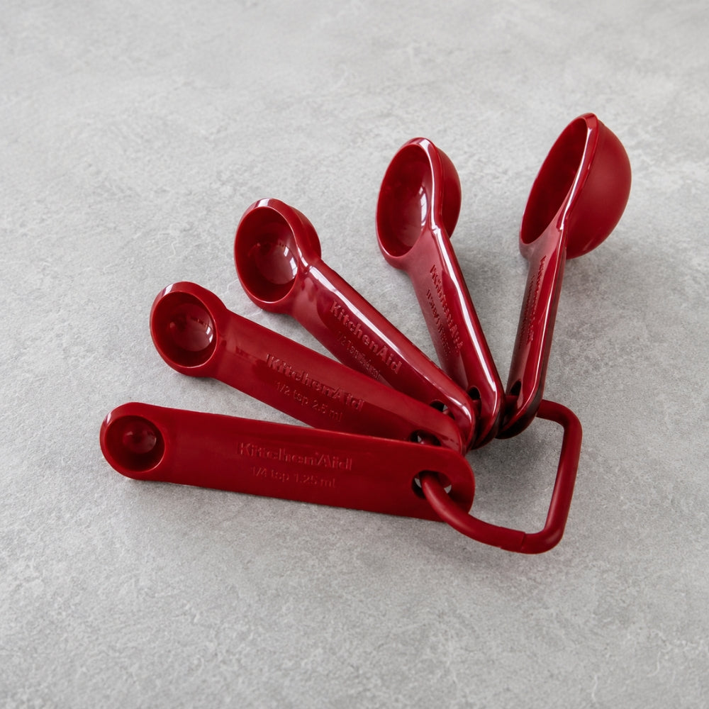 KitchenAid Juego de 5 Cucharas Medidoras Color Rojo