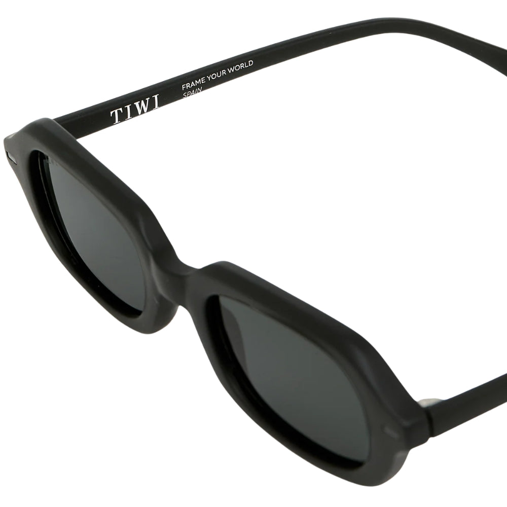 Tiwi Bennet Rubber Black