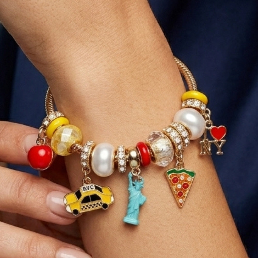 Catherine Malandrino Pulsera Con Dijes NYC