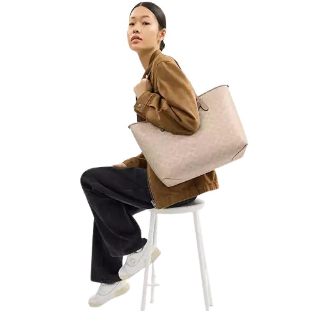 Coach Cartera Tote City In Signature Canvas Sand Taupe