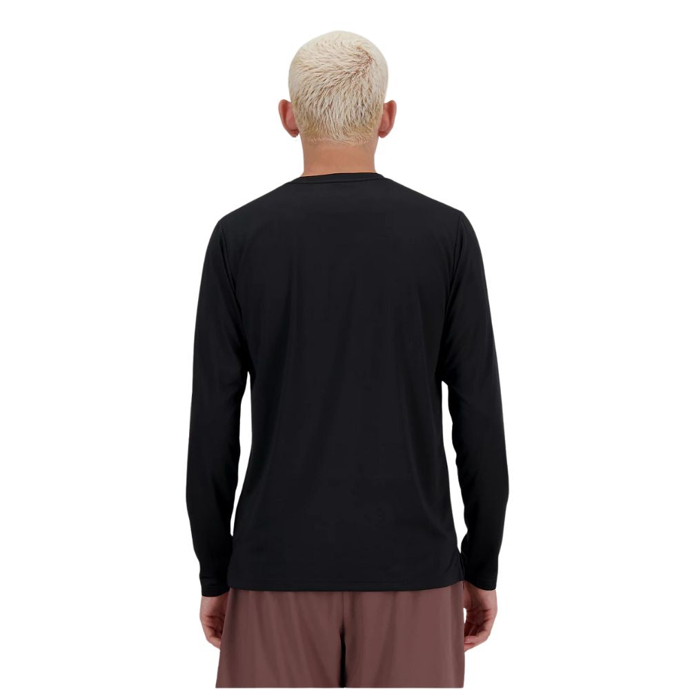 New Balance Sport Essentials Camiseta Manga Larga Para Caballero Negra