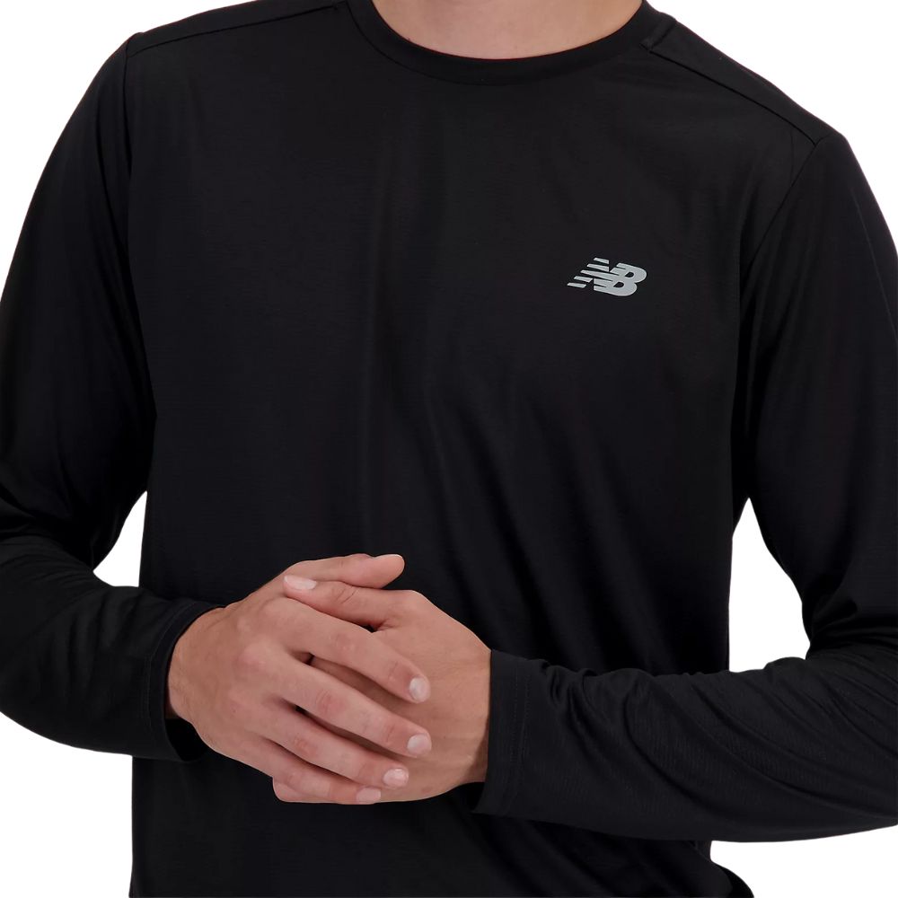 New Balance Sport Essentials Camiseta Manga Larga Para Caballero Negra