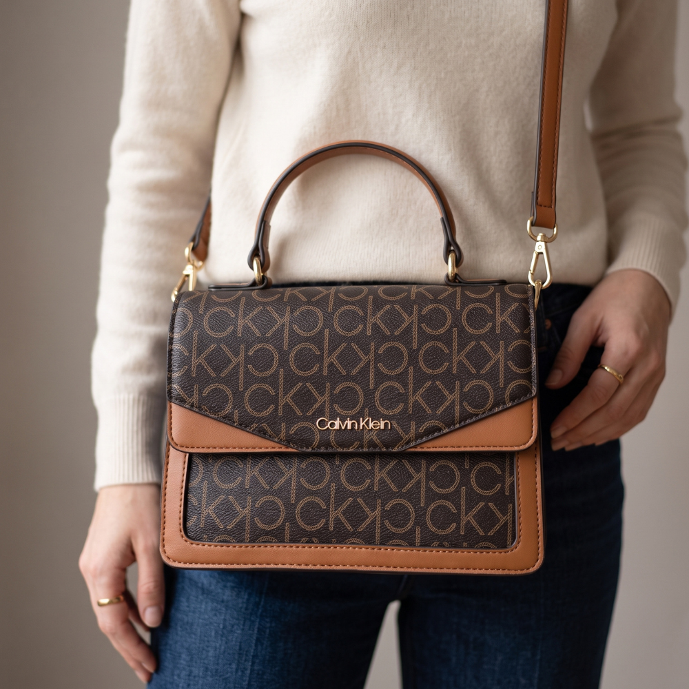 Calvin Klein Cartera Handbag Brown