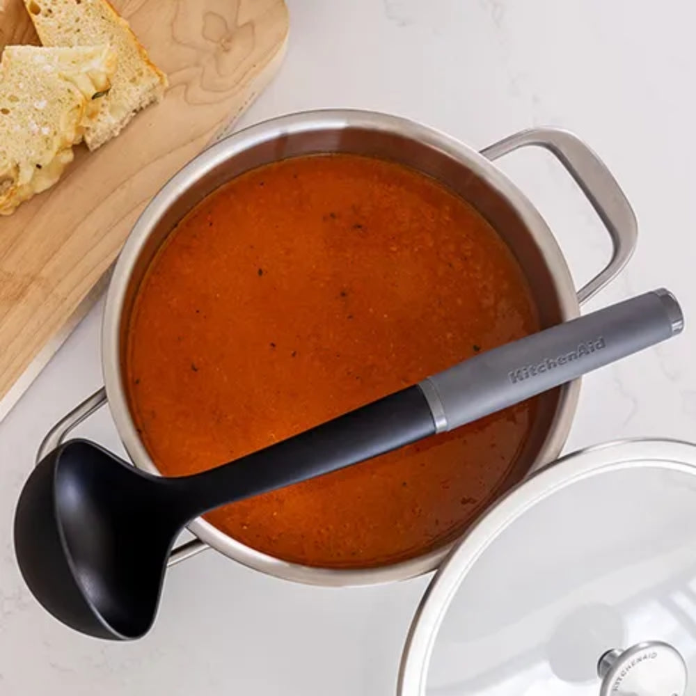 KitchenAid Cuchara para Servir Sopa Color Gris
