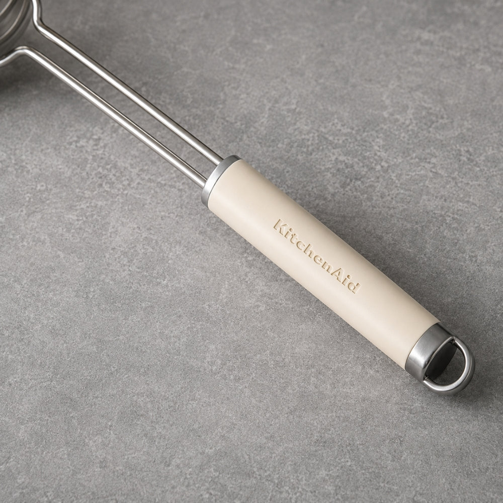 KitchenAid Colador de Acero Inoxidable con Argolla Color Crema