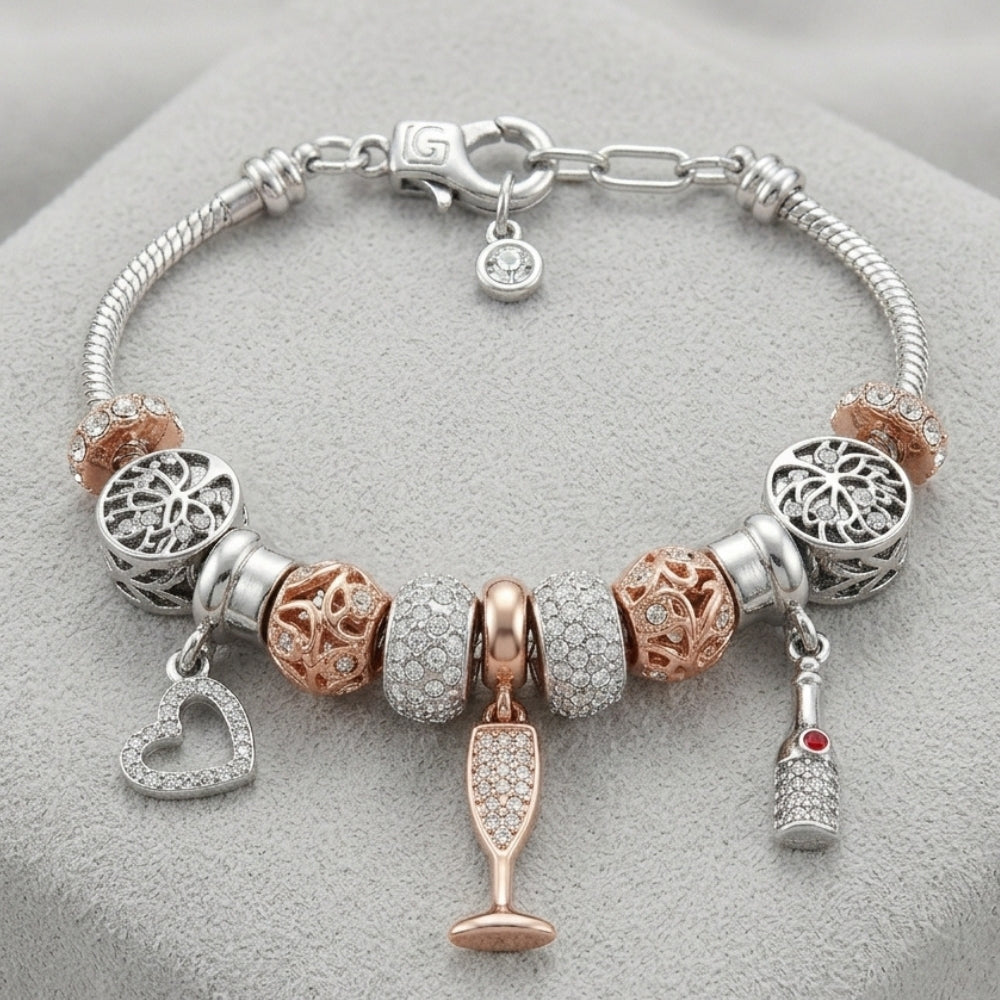 Adrienne Vittadini  Pulsera Dijes Cheers