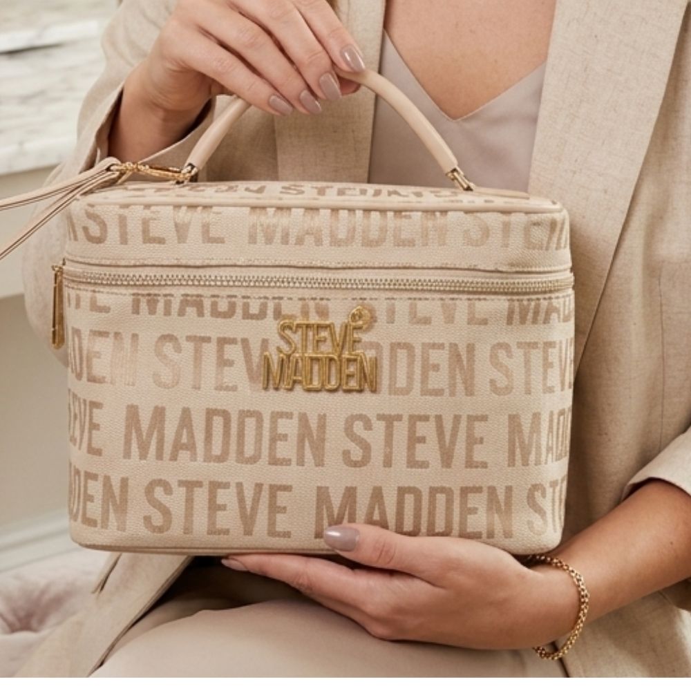 Steve Madden Cosmetiquera Case With Hangoff Logo Jacquard Tan