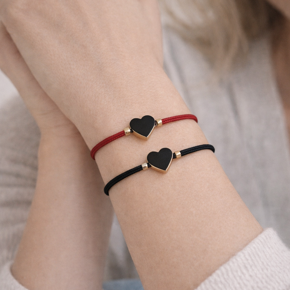 H&Co Duo De Pulseras Para Damas Con Dijes De Corazón Color Red & Black