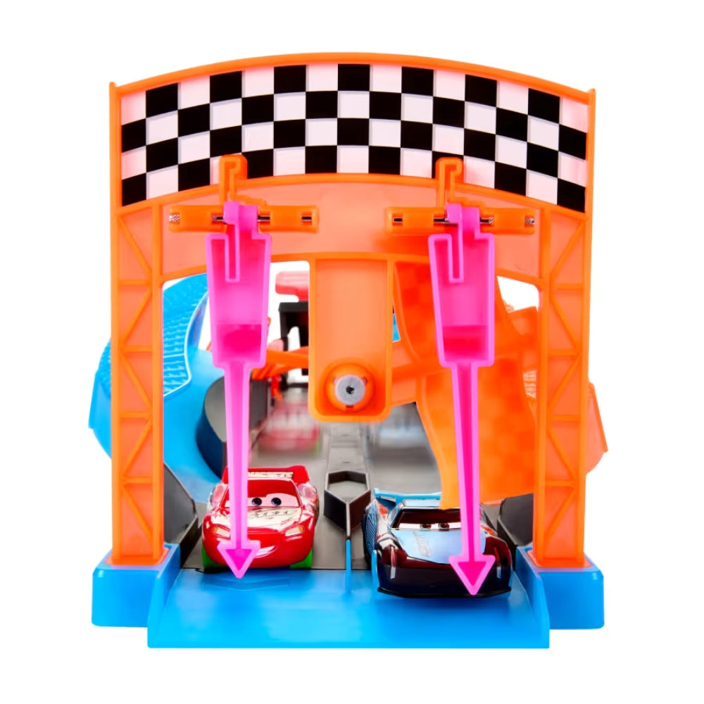 Mattel Cars Glow Racers Lanza y Cruza Pista de Carreras 4+