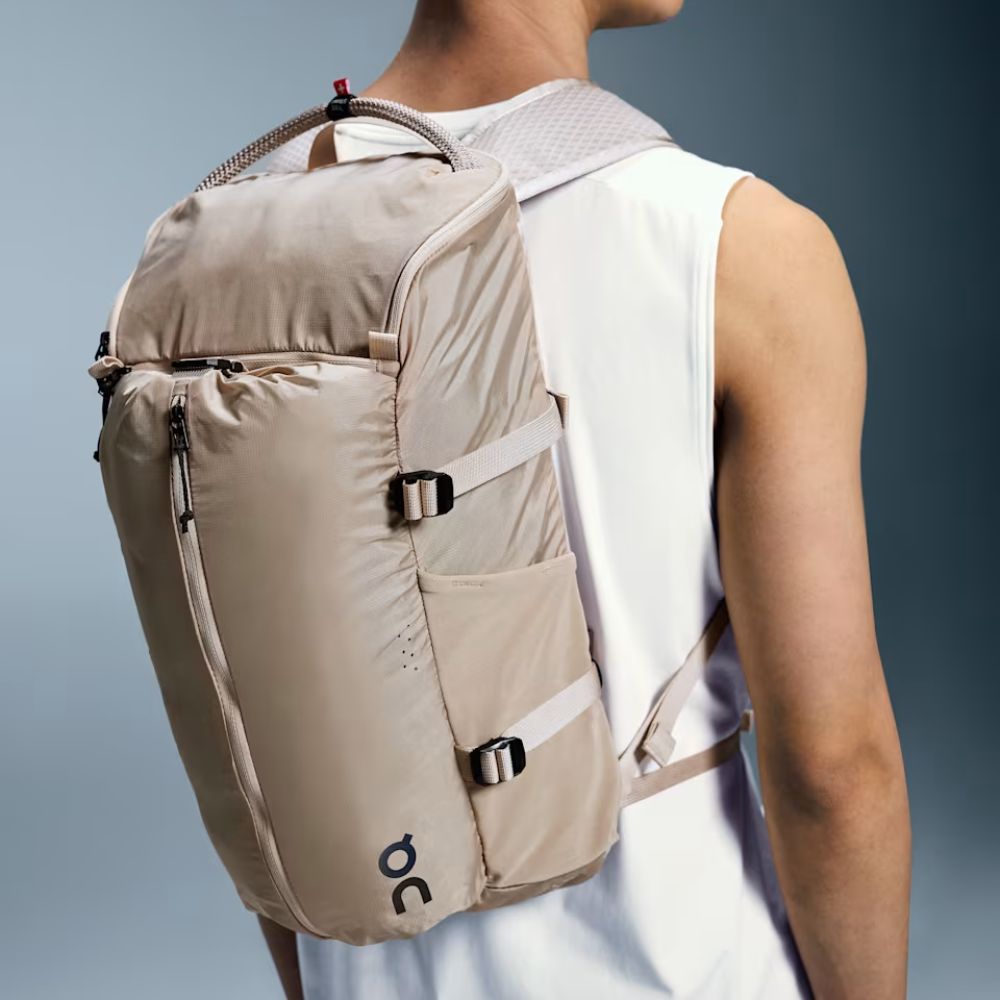On Bolso Speed Pack 18L Unisex Color Sand