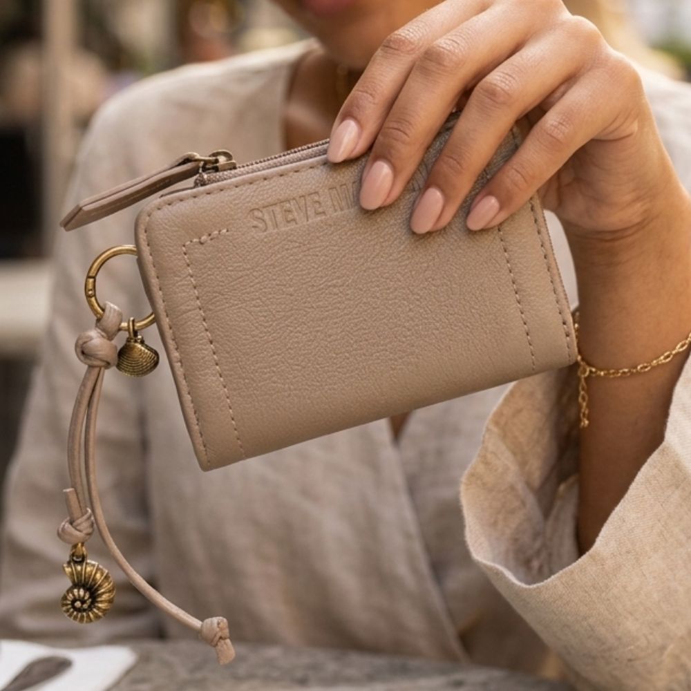Steve Madden Monedero Card Case Latte