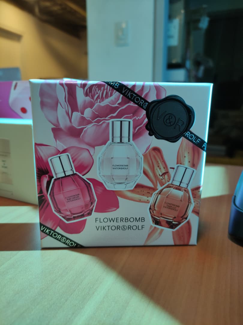 Viktor & Rolf Flowerbomb Mini Set Eau De Parfum Trio 7ml