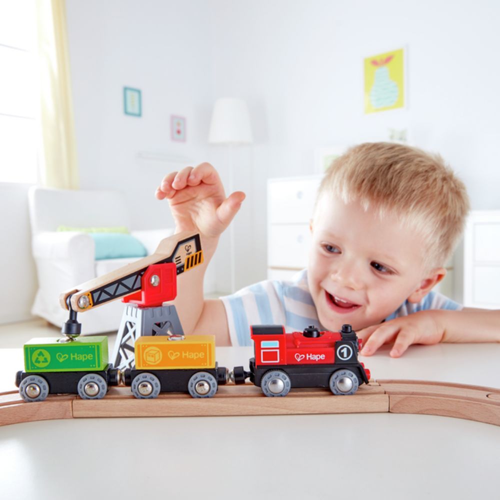 Hape Cargo Delivery Loop Train 3+